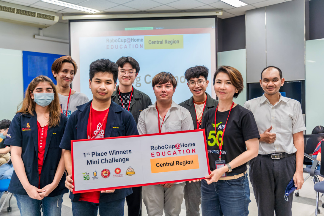 435389.jpg ชนะเลิศหุ่นยนต์