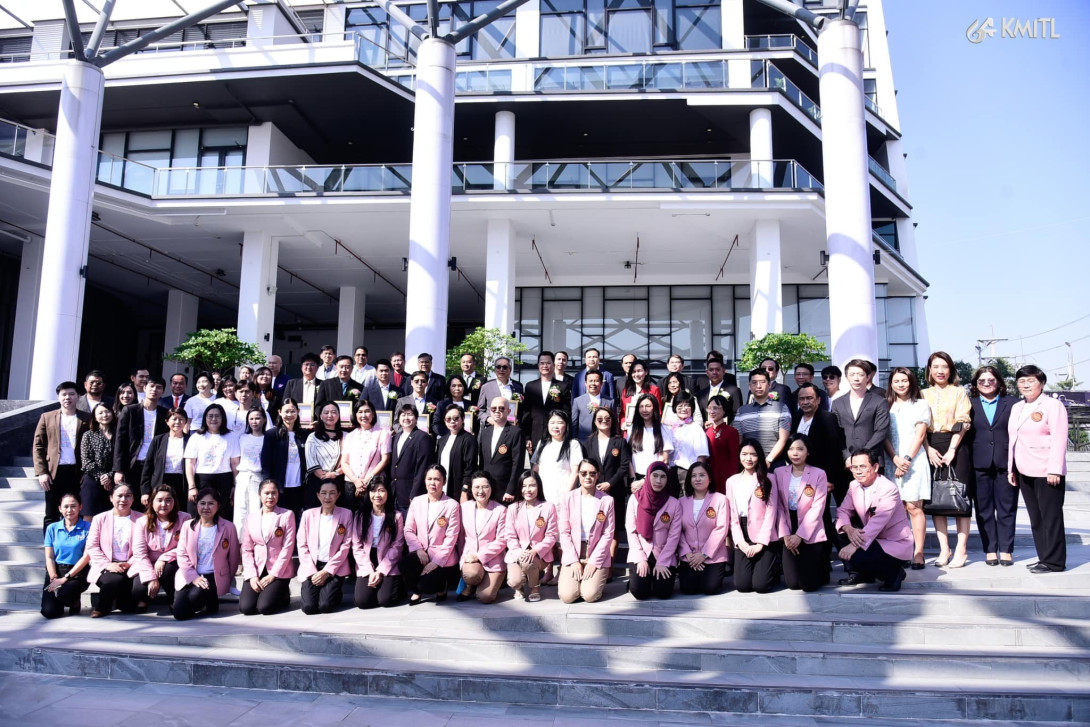 77.19.jpg เปิดตึก